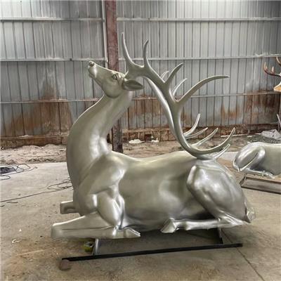 刀锋下的生命 角质雕刻与雕塑工艺品的艺术世界